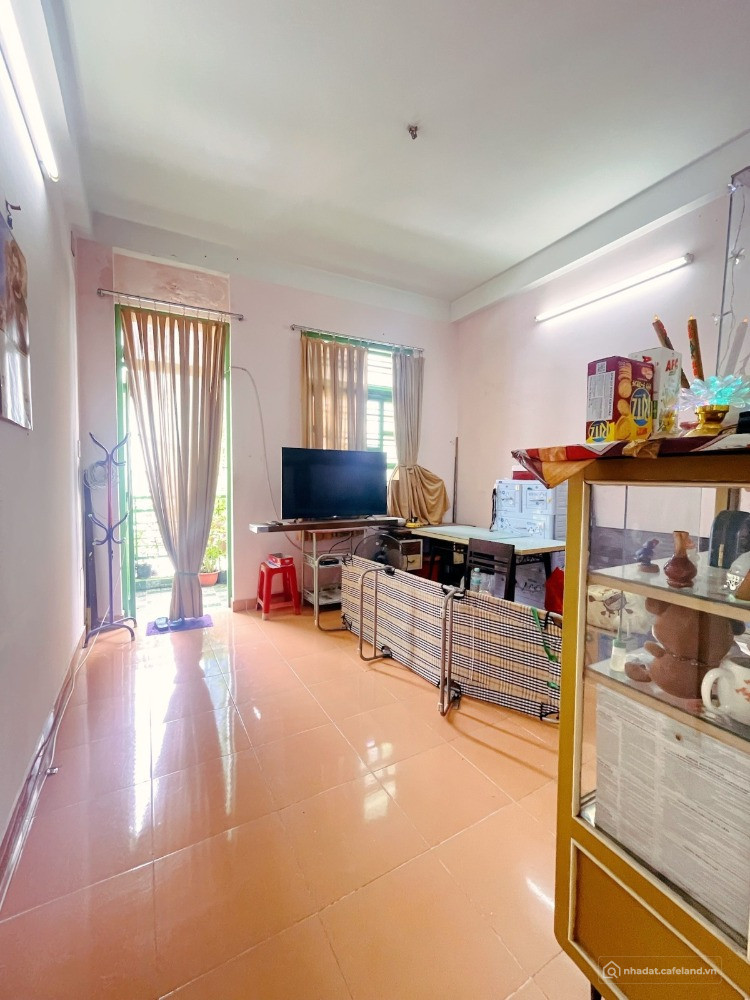 Tân Phú- 50m2- 3 tầng 4PN chỉ hơn 5 tỷ.