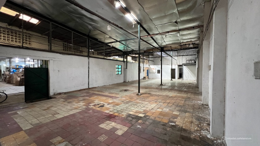 Cho thuê kho diện tích sử dụng 300m2, Q. Tân Phú