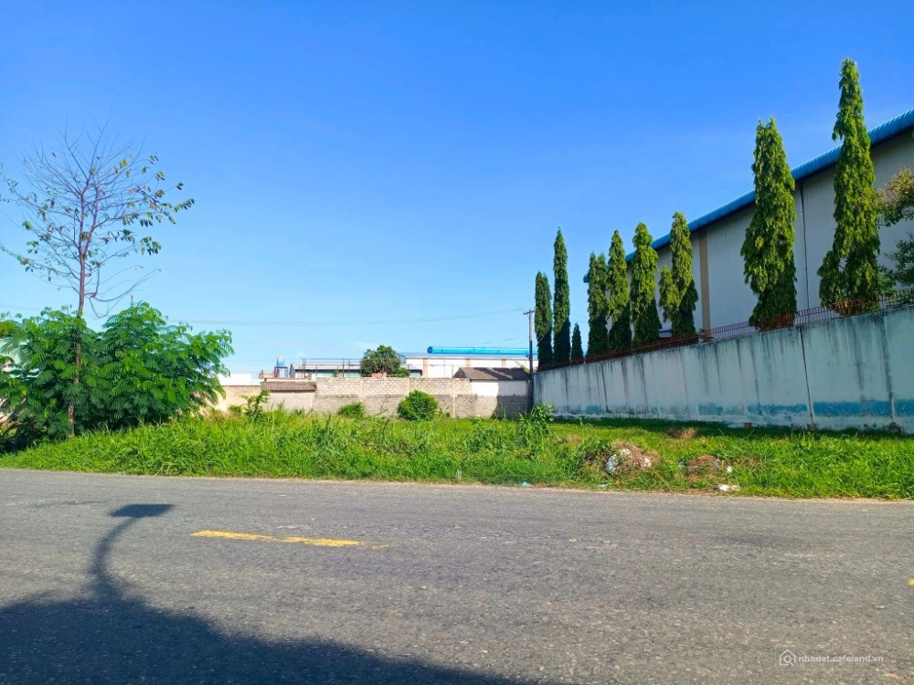 CẦN BÁN NHANH 2020M2 ĐẤT Ở THỊ XÃ CHƠN THÀNH GẦN CHỢ ĐI VÀO LÀ TỚI. GIÁ 140 TR
