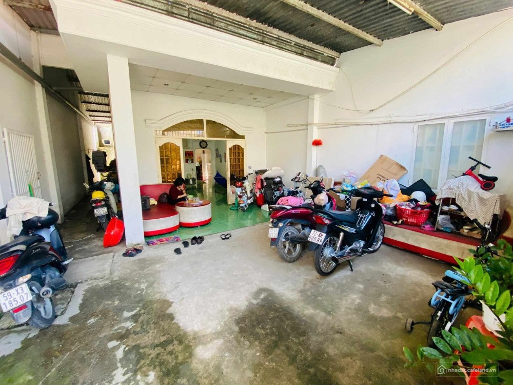 Ngộp B.A.N.K, Đường Số 8 - Nguyễn Xiển, Long Bình, DTSD 140m2, ngang 8.5m, 3tỷ5