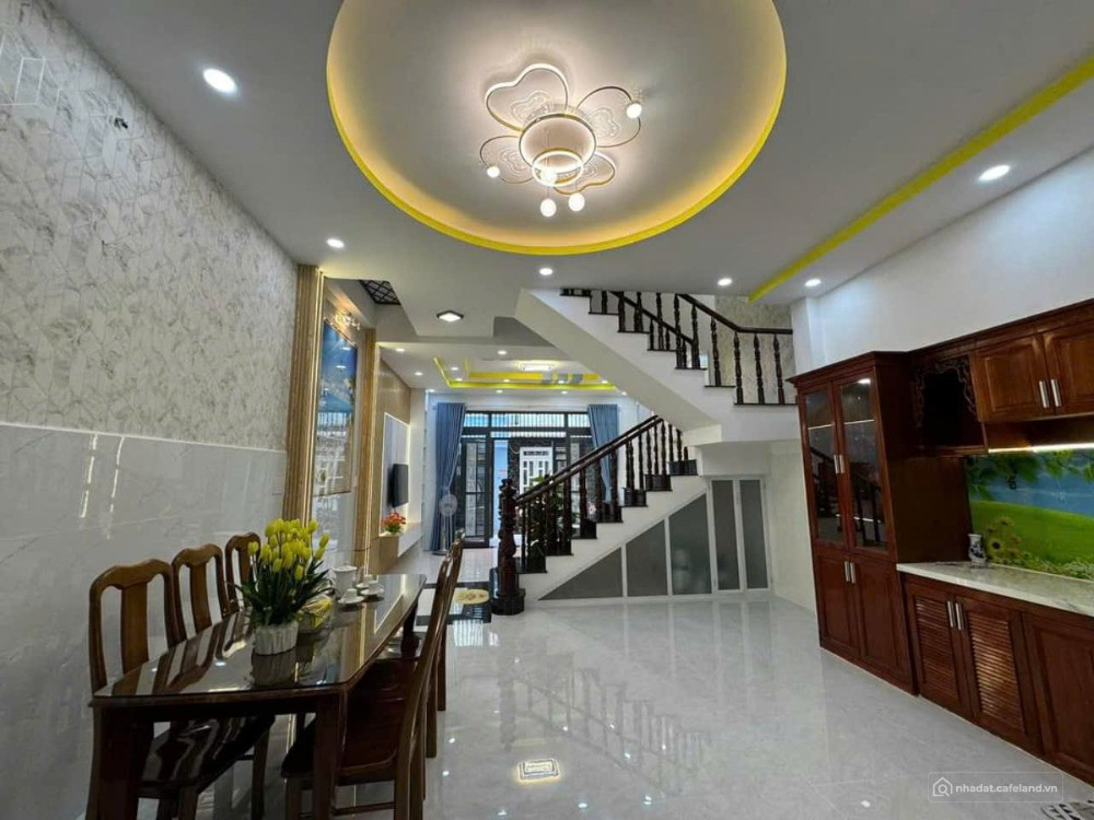 Cần tiền bán gấp căn nhà đường Thoại Ngọc Hầu, P. Hoà Thạnh, Tân Phú. Giá 3tỷ150