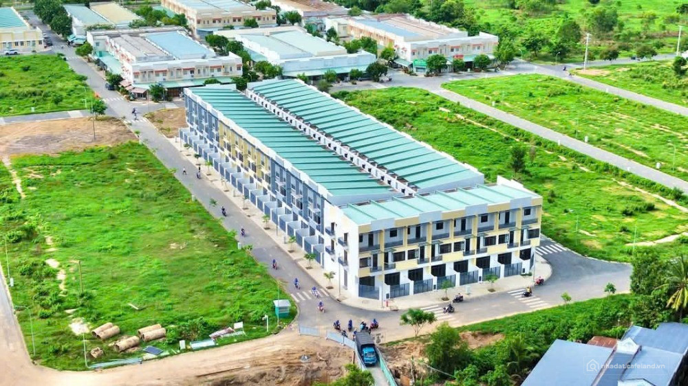 Thanh toán 600tr sở hữu nhà và đất 1 trệt 2 lầu trong kcn Phước Đông đã có sổ
