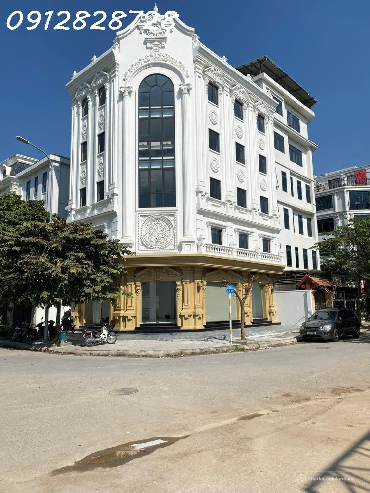 Cho thuê biệt thự ngõ 214 Nguyễn Xiển ,120m x 5 tầng 1 tum thông sàn , thang máy