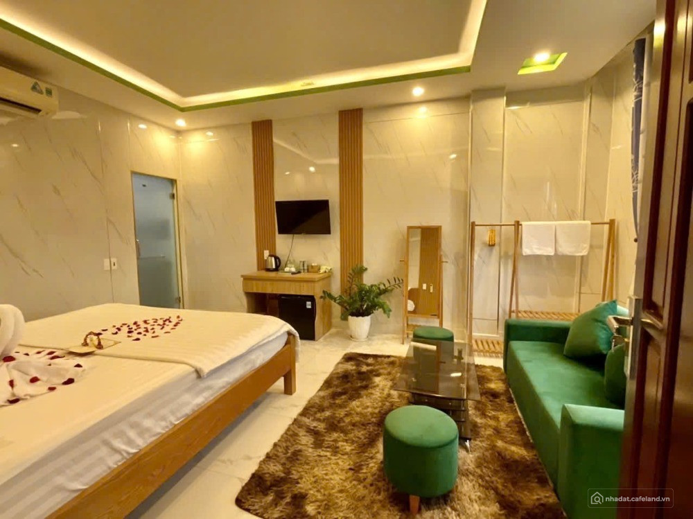 HOMESTAY NGAY CHỢ ĐÊM HỘI AN, KHU PHỐ TÂY NHIỀU HƠN TA CHỈ 15,9 TỶ.