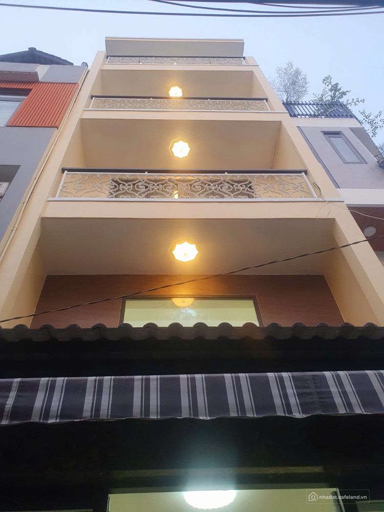 Top nhà xinh rẻ 4 x 10.5m 1 trệt 4 lầu Âu Dương Lân Q8 TP.HCM