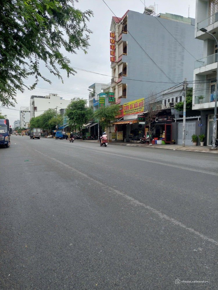 Bán nhà Mặt tiền Phạm Văn Bạch, ngang 6,2m, dài 20m, 20 tỷ