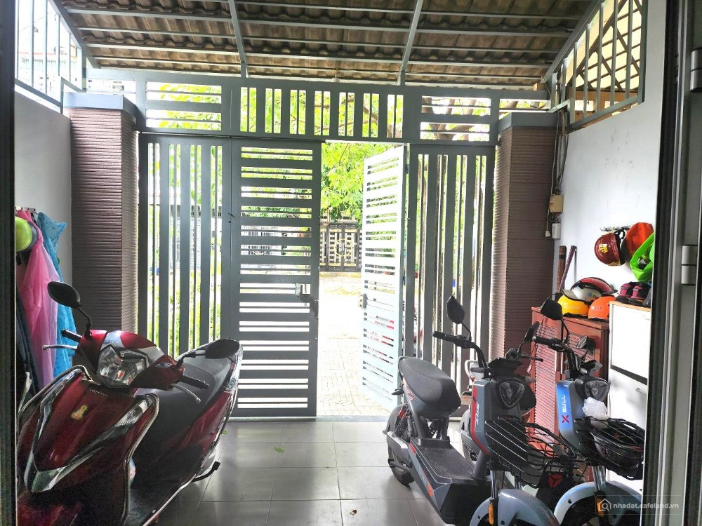 VIP TÂN SƠN NHÌ- TÂN PHÚ- ĐƯỜNG TO CÓ VỈA HÈ- NHÀ ĐẸP- GIÁ RẺ - DT 420 - 4 TẦNG