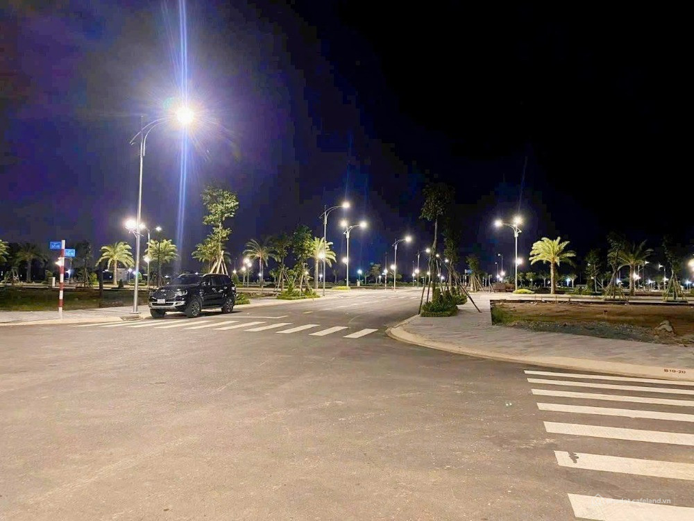 Đất full thổ cư hạ tầng sẵn,đối diện Ecopark, SHR. Giá 23tr/m2