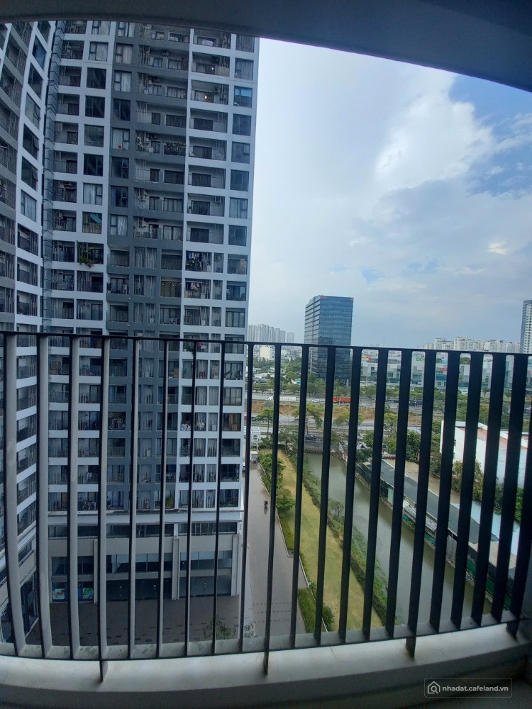 Bán căn góc officetel 37m2 Lavida Plus giá 2,4 tỷ all in, sẵn hđ thuê