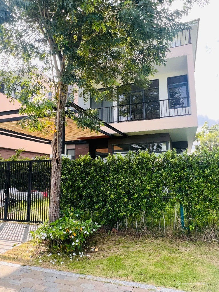 Bán nhà phố KDC cao cấp view công viên DT 6x15 giá ưu đãi