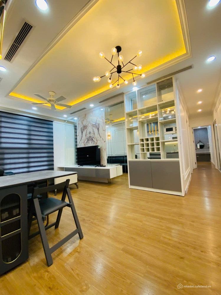 Chính chủ bán căn hộ The emeradl CT8 Đình Thôn, DT 141M2. 4 PN 3VS, tòa E1 và E2