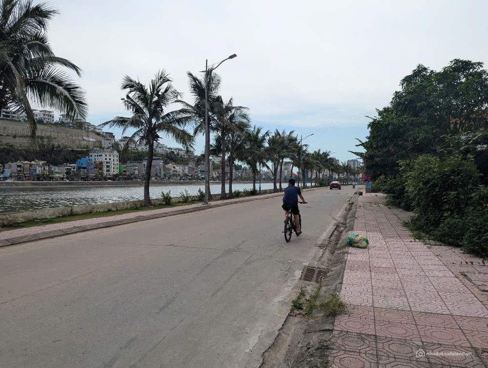 BÁN LÔ ĐẤT ĐẸP XÂY KHÁCH SẠN MẶT ĐƯỜNG HÙNG THẮNG VIEW HỒ DỰA NÚI VỊ TRÍ ĐẮC ĐỊA