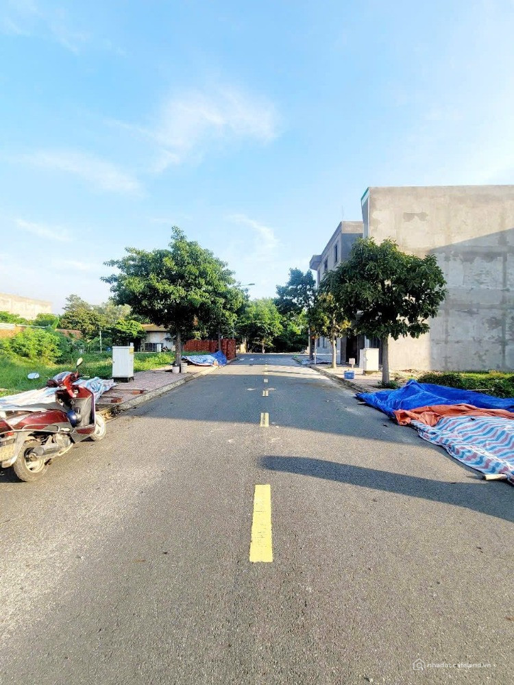 Bán Ngộp Lô đất Bình Chánh Ngay QL1A, Chợ Bình Chánh - Chỉ 9xx Tr