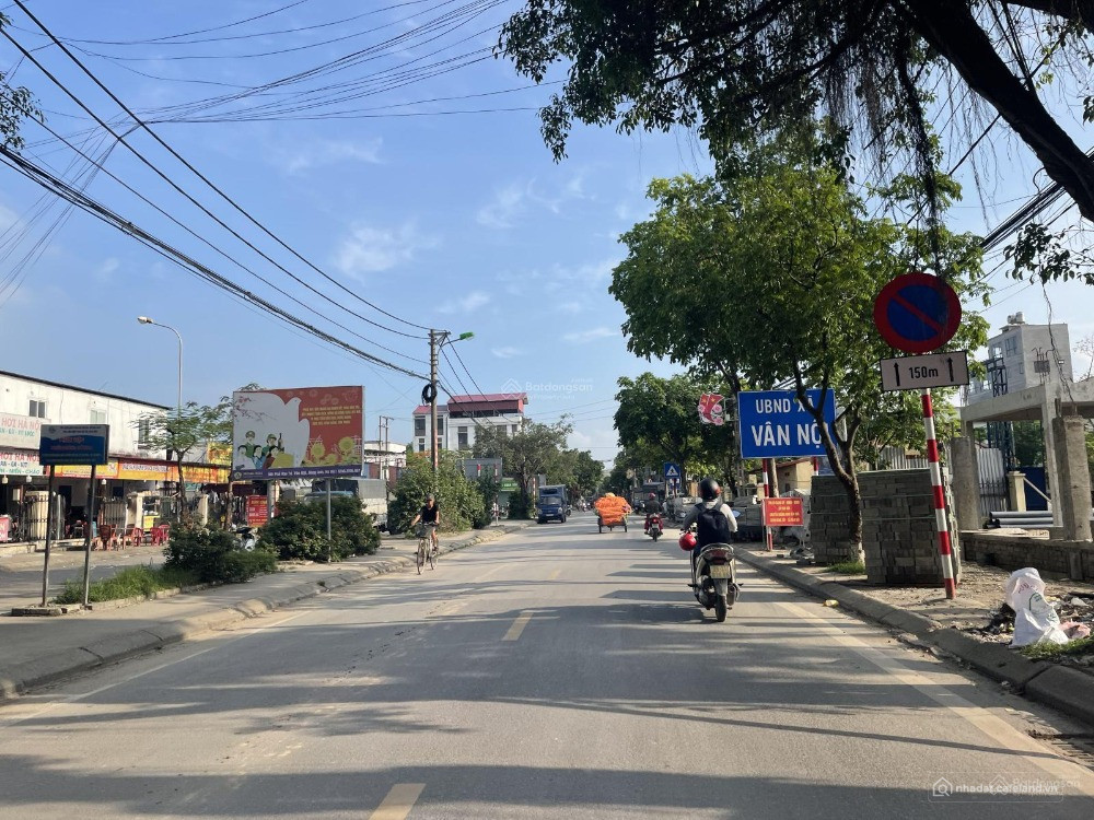 Bán nhà mặt phố Vân Trì Đông Anh 90m 2 tầng, mặt tiền 6m 15.8 tỷ. Ga ra ô tô.