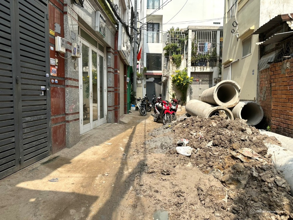 NGUYỄN TRỌNG TUYỀN, P8, PHÚ NHUẬN - HXH - 130M2 (6x22) - NHÀ NÁT - 16.3 TỶ.