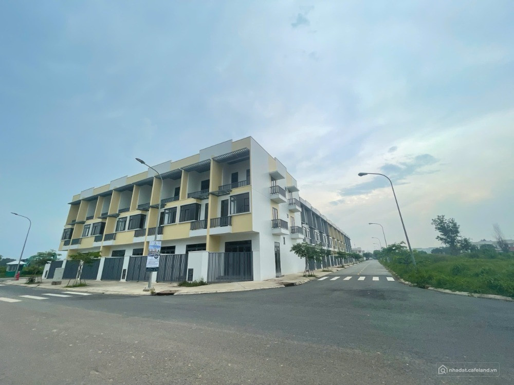 Lh 0938677909 để được báo giá và chọn căn dự án nhà phố Phước Đông New City
