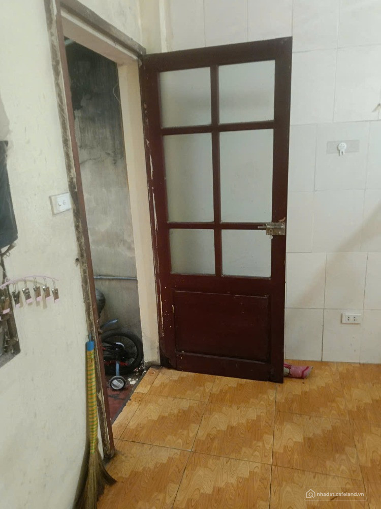 Cho thuê phòng khép kín 20m2 Lạc Long Quân Gần Võ Chí CÔng