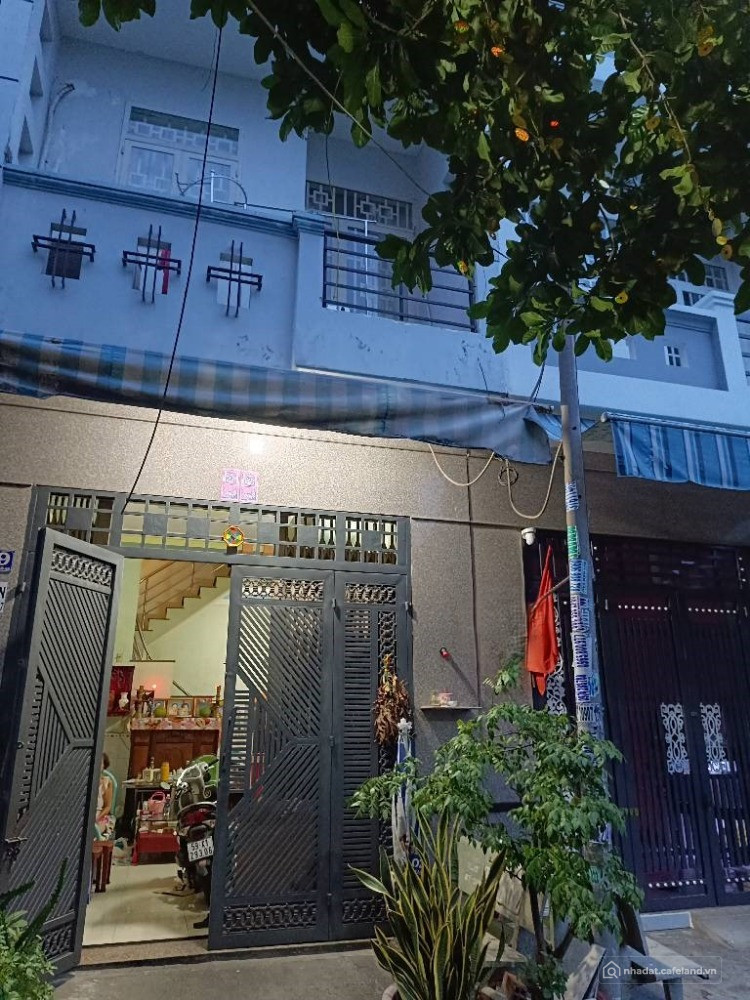 Quận 6, Mặt tiền đường 49, phường 10, 40m2, 3 tầng, 3PN, hơn 6 tỷ