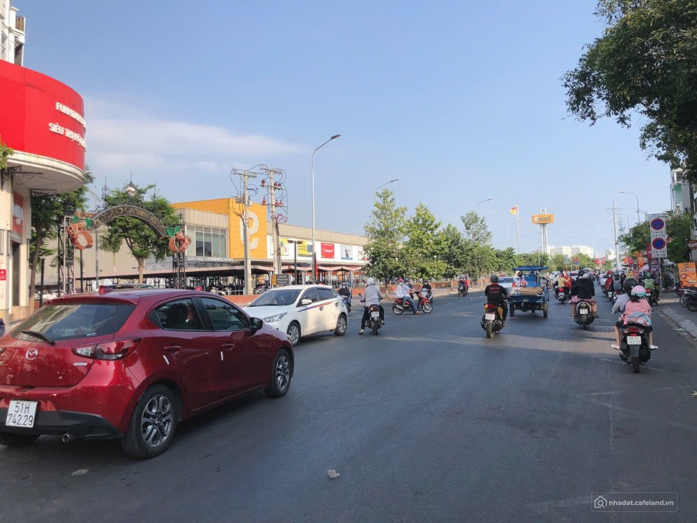 Bán nhà 5lầu Dương Quảng Hàm ngắm Landmark rộng 5.5m 93m2 11PN chỉ 15.5 tỷ