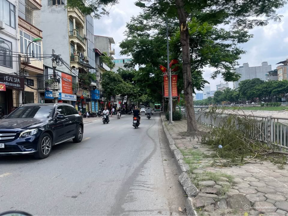 Nhà mặt phố ngã tư Nguyễn Đức Cảnh