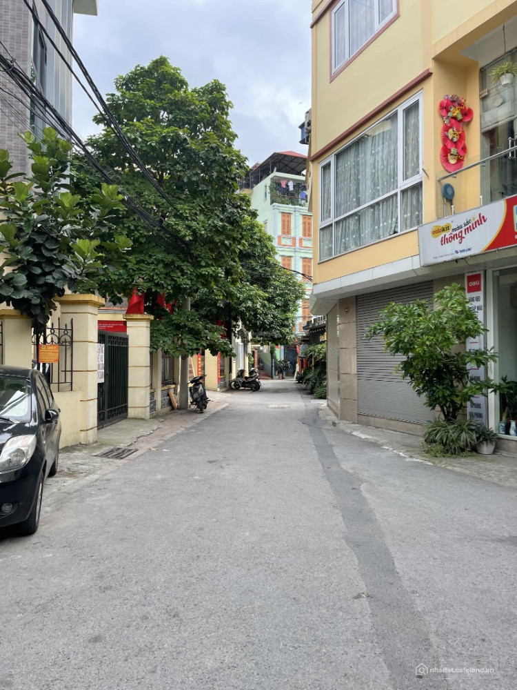 Chính chủ cho thuê mặt bằng kinh doanh ô tô đỗ tận cửa ngõ đường Khương Trung