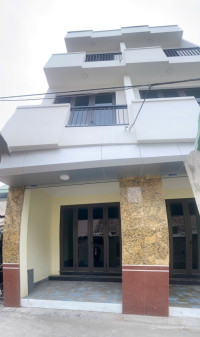 NHÀ 3 TẦNG KHANG TRANG LỘNG LẪY, SÁNG THOÁNG Ô TÔ ĐÕ CỬA.