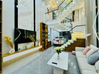 Cần tiền bán gấp căn nhà đường Trần Minh Quyền, Quận 10. Giá chỉ 3tỷ740. Hẻm ôtô