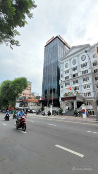 Tòa Góc 2MT Nguyễn Thị Minh Khai,Q.3 - 9,5x33(Hầm+13 Tầng)HĐT:1 tỷ/th-Gía:350 tỷ