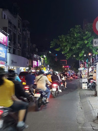 Bán nhà trung tâm Quận 3, Cách Mạng Tháng 8, kết cấu BTCT, tiện ích đầy đủ, chỉ
