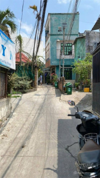 Bán gấp nhà đẹp vị trí chất vài bước chân đến chợ chỉ với 4,3 tỷ.