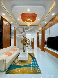 CẦN BÁN GẤP NHÀ 2 LẦU TRUNG TÂM TP THỦ DẦU MỘT BÌNH DƯƠNG