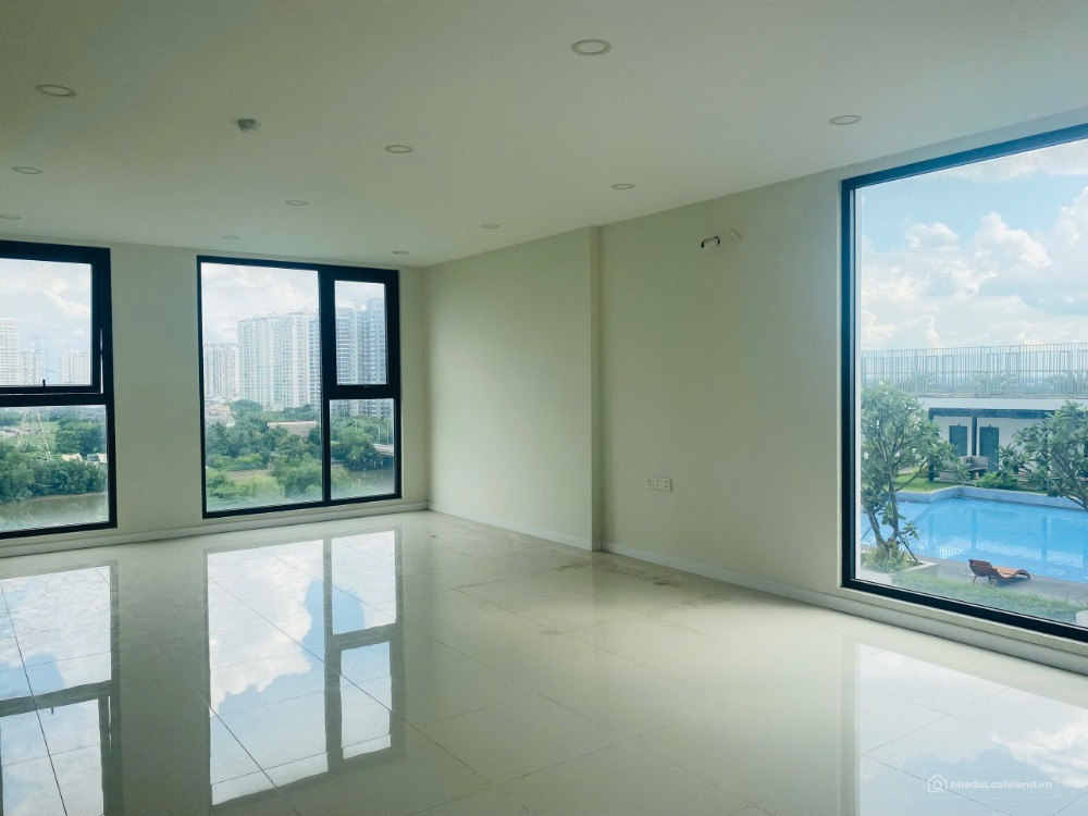 Cho thuê Officetel nhà trống căn góc view hồ bơi + sông, tầng cao