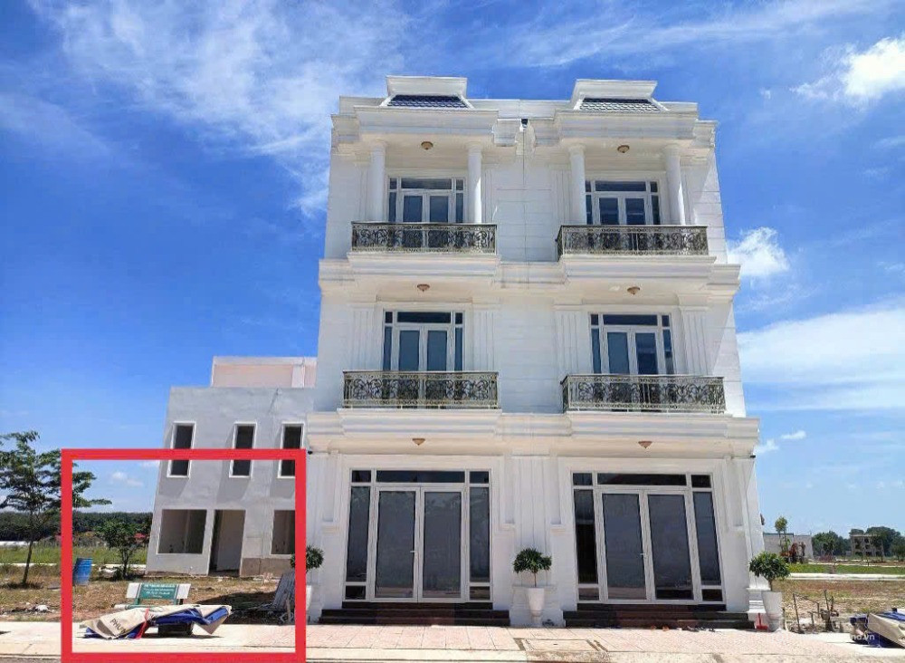 Suất ngoại giao giảm nhanh 200tr tại Alana City! Nền nhà phố liền kề khu ẩm thực