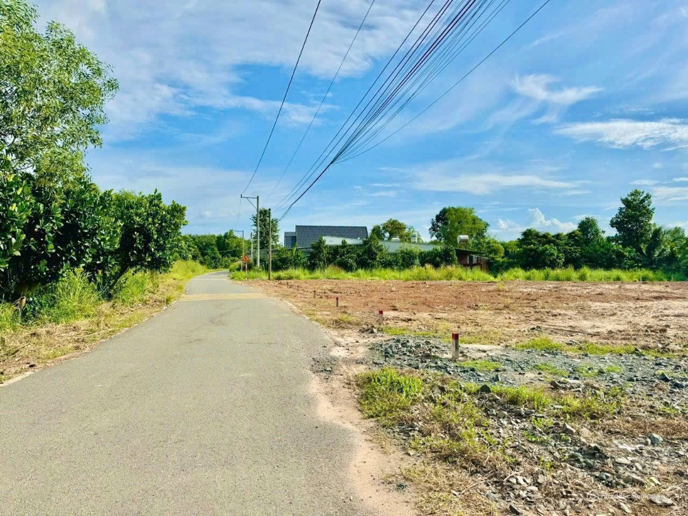 CẦN TIỀN ĐÁO HẠN NH BÁN 1001M2 ĐẤT SHR NGAY KCN ĐANG HOẠT ĐỘNG. GIÁ 180TR