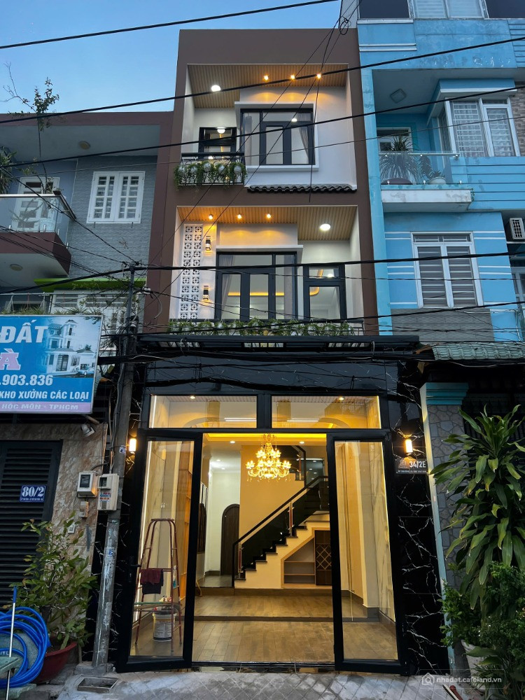 BÁN NHÀ 1 TRỆT 2 LẦU SHR MẶT TIỀN KINH DOANH THỚI TAM THÔN , HÓC MÔN
