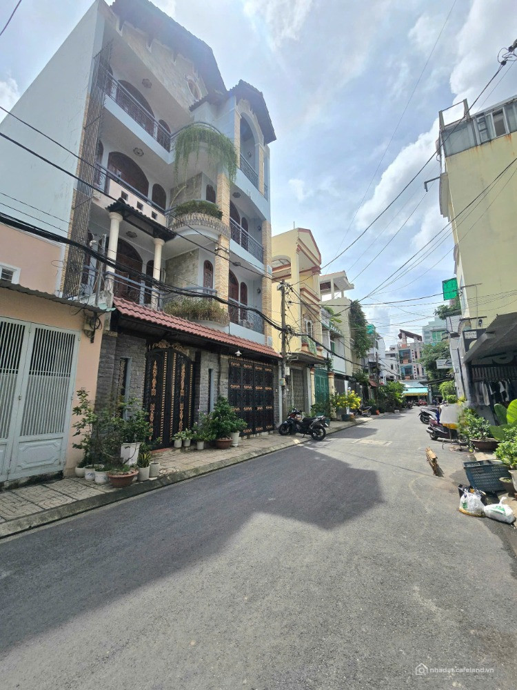 GIẢM 2 TỶ- BÁN NHANH VILLA Phố Tân Phú-DT 8x15- 3 Lầu- Mái Ngói-chỉ nhỉnh 17 Tỷ