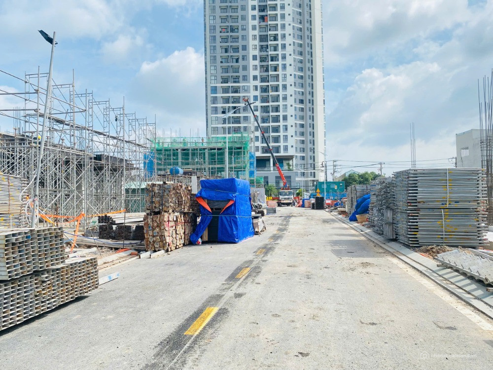 Bán nhà phố liền kế Bcons Eden Park ngay MT đường Bình Thung, Dĩ An