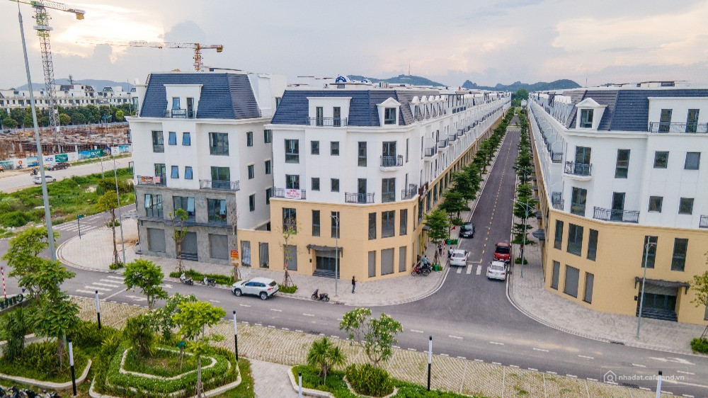 BÁN NHÀ PHỐ 5 TẦNG CENTRAL RIVERSIDE NGAY TÒA CC 21 TẦNG, CẠNH VINHOMES, SỔ SẴN