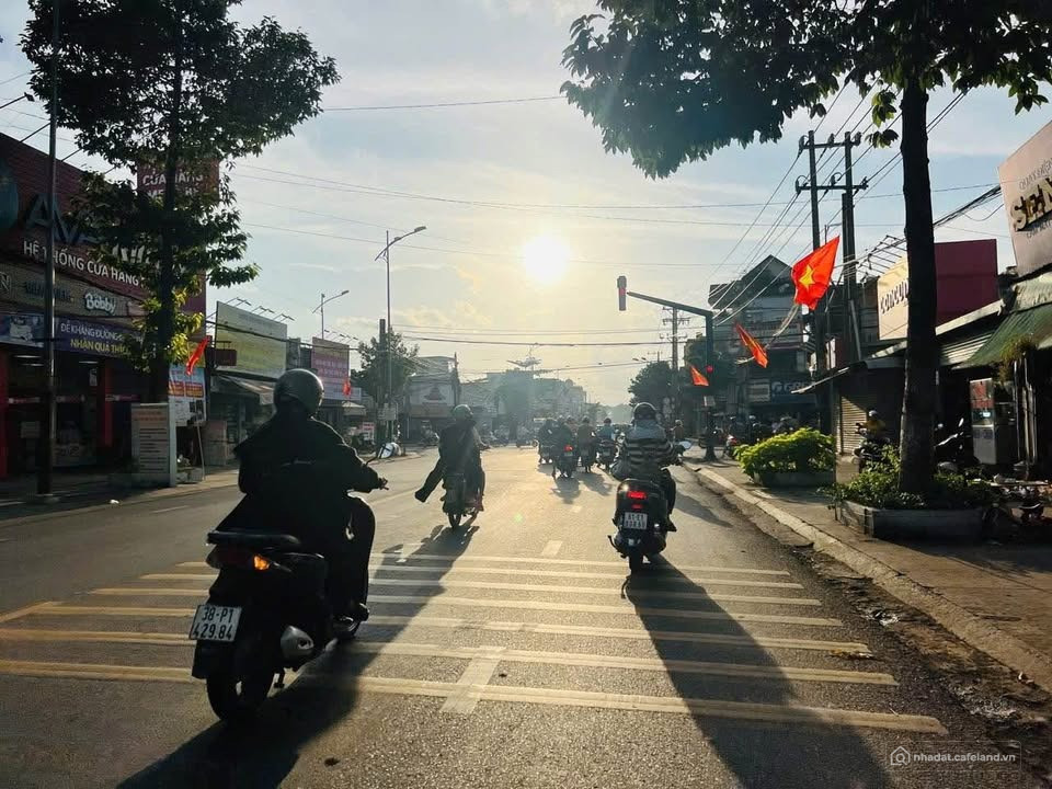 Chủ Gửi Bán Nhà Mặt Tiền Kinh Doanh - Nguyễn Thị Minh Khai, Trung tâm Dĩ An