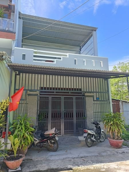 Bán Nhà 2 Tầng Đúc - Sát Biển Nguyễn Tất Thành