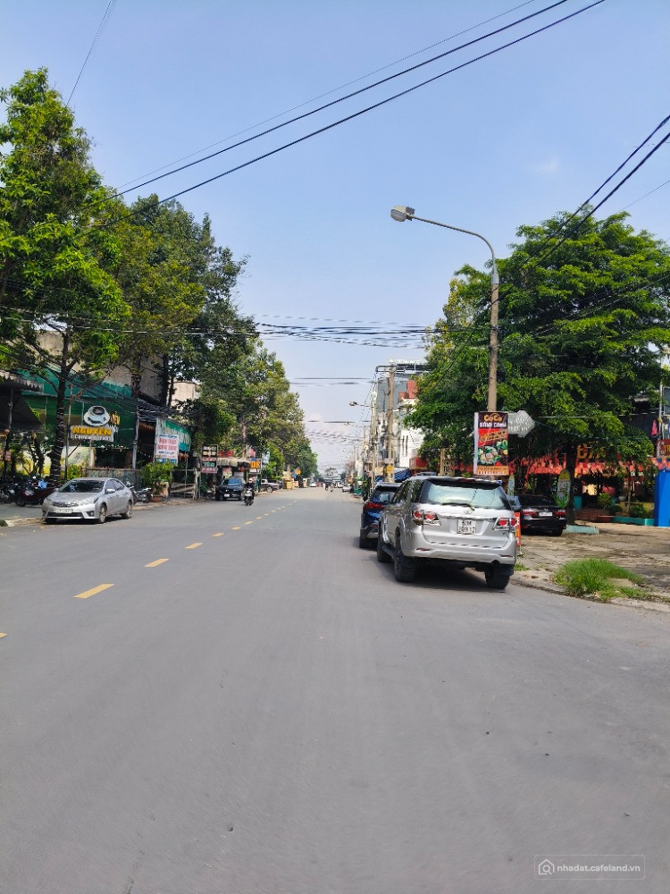 Bán gấp căn nhà mặt tiền B5 KDC Phú Thịnh