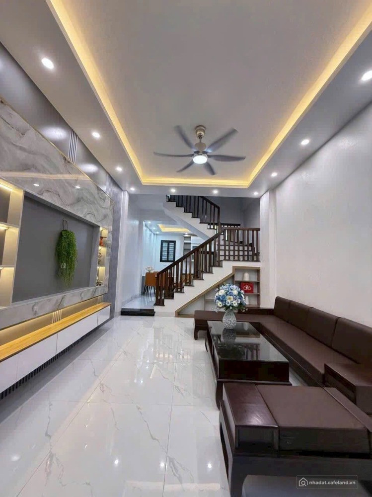 Bán căn nhà 3 tầng ngõ phố Ngọc Tuyền, TP Hải Phòng mới, 45m2, 3 ngủ, 2vs, nhà m