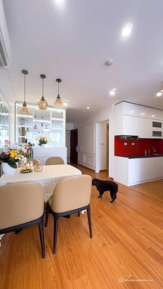 Chính chủ Bán Căn hộ 2pn 76m2 Tầng cao Ban công dài View Biển trung tâm Du lịch