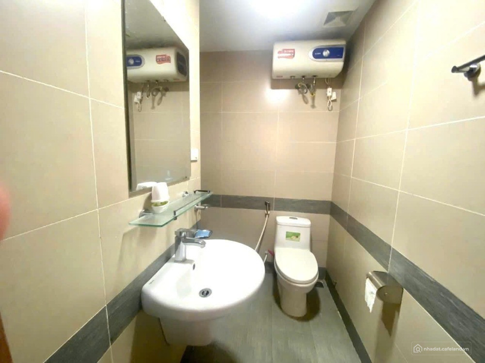 Cho thuê căn hộ chung cư 125d Minh Khai, 125m2, 3 ngủ