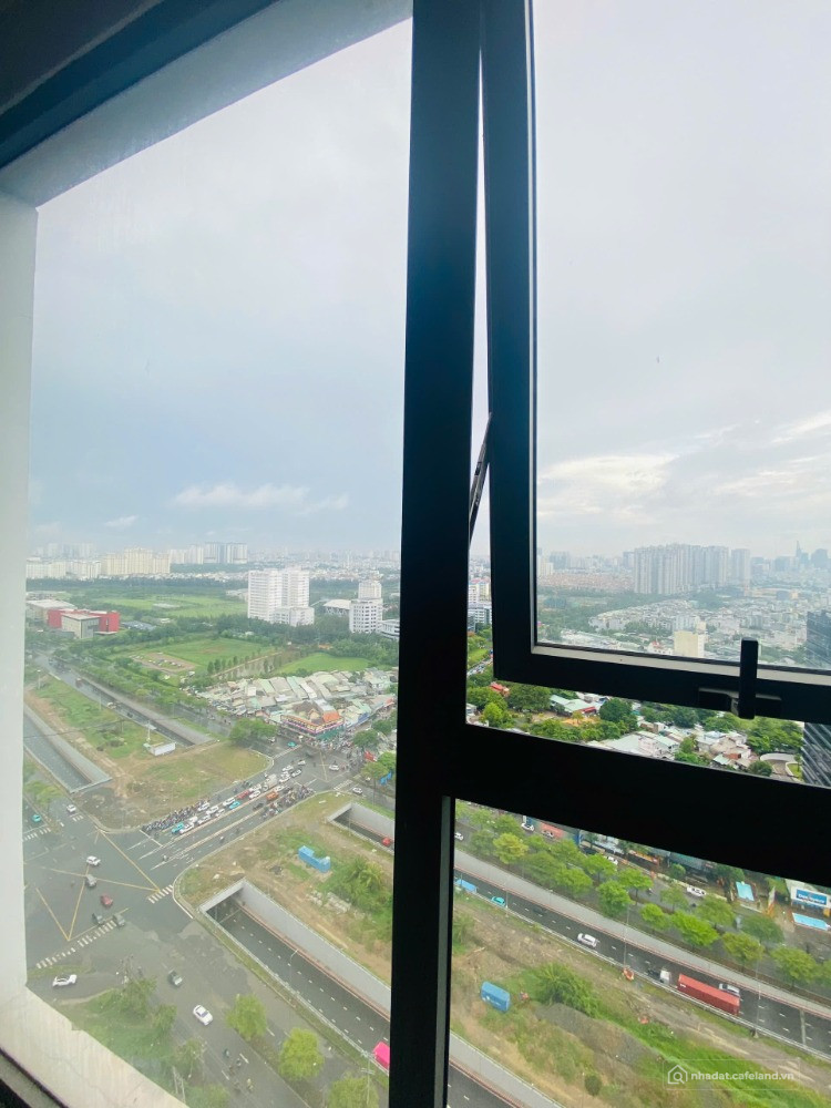 Bán nhanh căn 3PN suất nội bộ, giá 5,95 tỷ bao sổ, tầng cao view LM 81