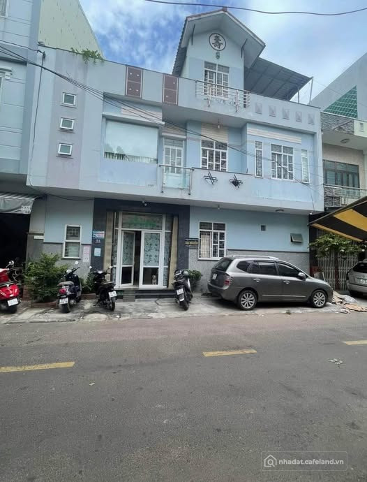 Bán nhà mặt tiền Huỳnh Thúc Kháng, Quy Nhơn, Gia Lai