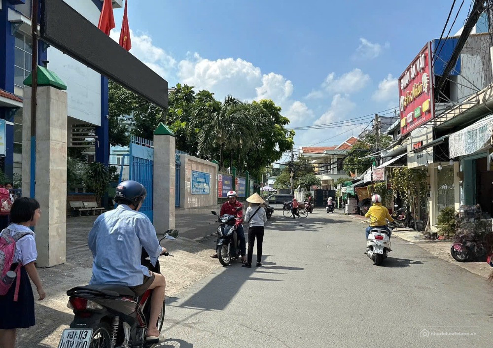 Bán nhà hẻm 535 Thống Nhất dài tới 28m 118m2 ngang 4.2m KD buôn bán gần trường 8