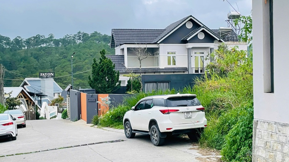 BIỆT THỰ VIEW RỪNG THÔNG – ĐƯỜNG RỘNG – DỐC THOAI THOẢI CHUẨN ĐÀ LẠT