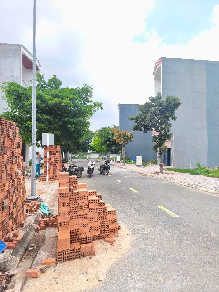 Bán đất nền khu đô thị TP. HCM mới ngay gần khu công nghiệp Vsip2 mặt tiền DT741