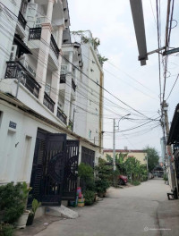 Bán đất có săn nhà 1 lững mới DT 4.5x22m hẻm 5m Ngay cầu an lộc Q12 giá 5.6 tỷ